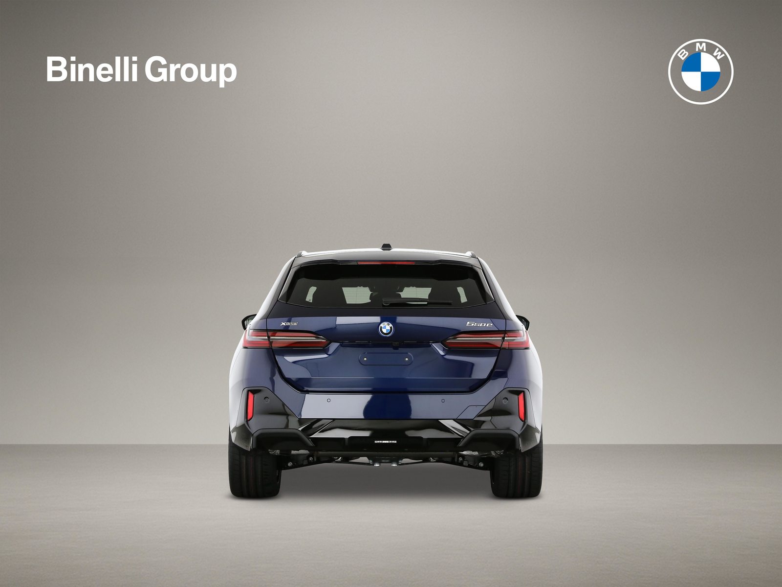 BMW 550e xDrive Touring, Plug-in-Hybrid Benzina/Elettrica, Auto nuove, Automatico - 2