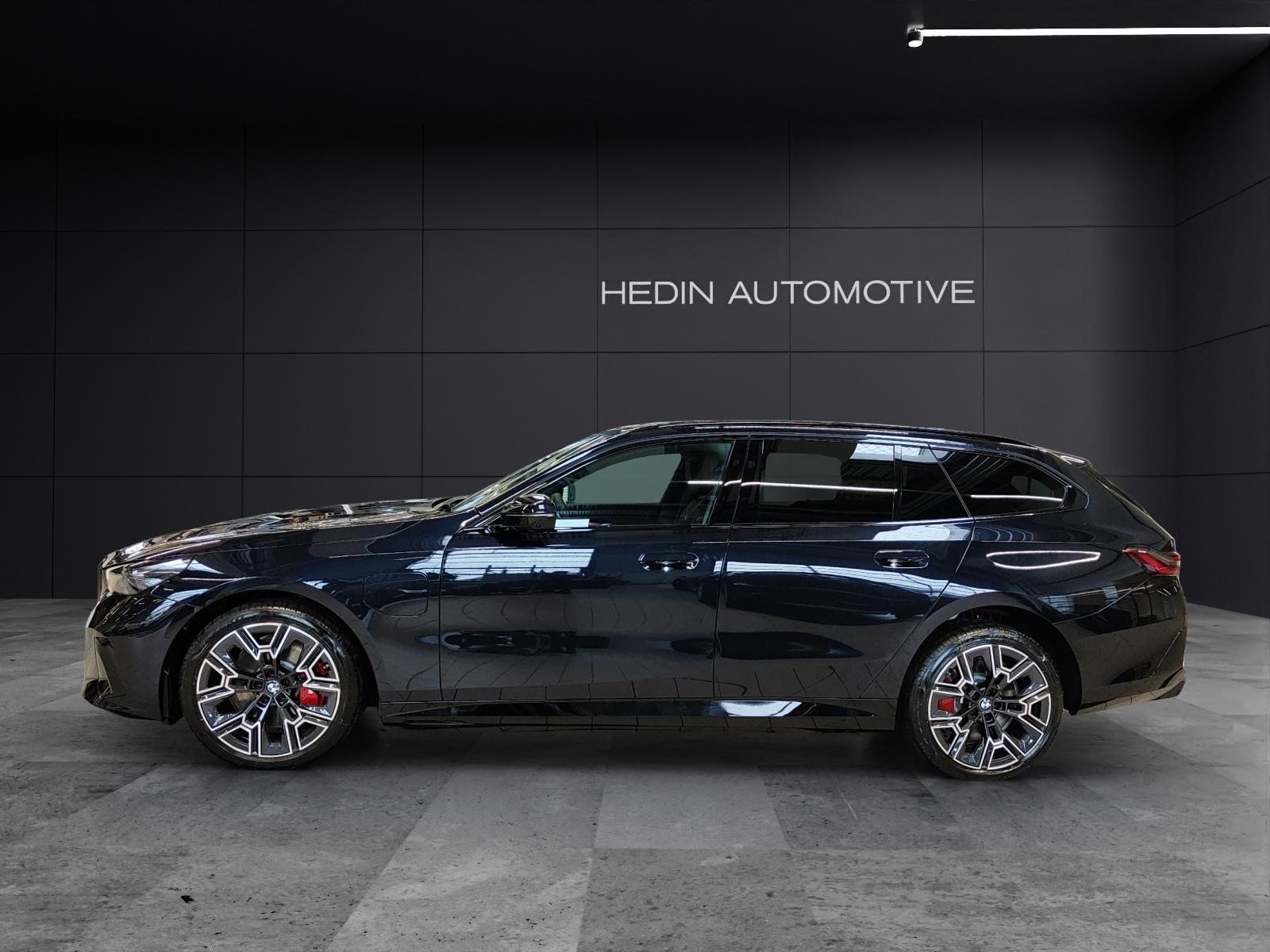 BMW 550e xDrive Touring, Hybride Rechargeable Essence/Électricité, Voiture nouvelle, Automatique - 4