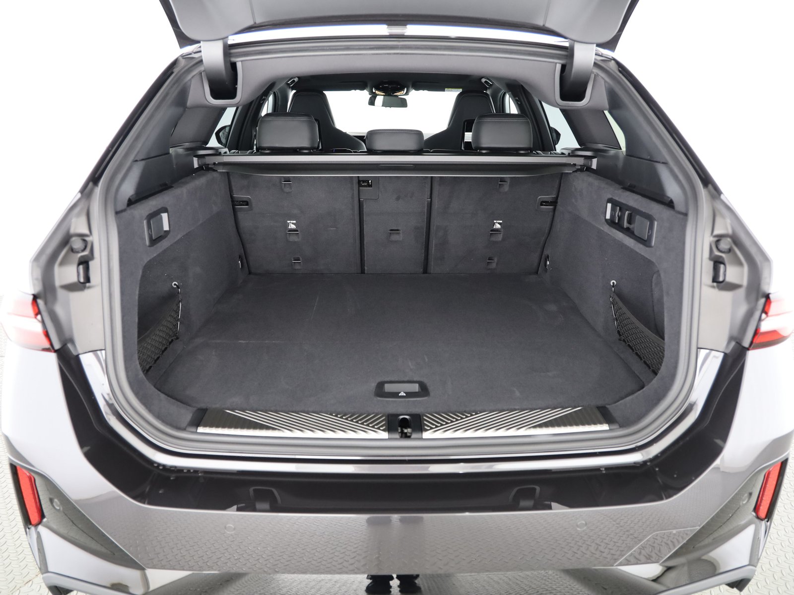 BMW 550e Touring, Plug-in-Hybrid Benzina/Elettrica, Auto nuove, Automatico - 7