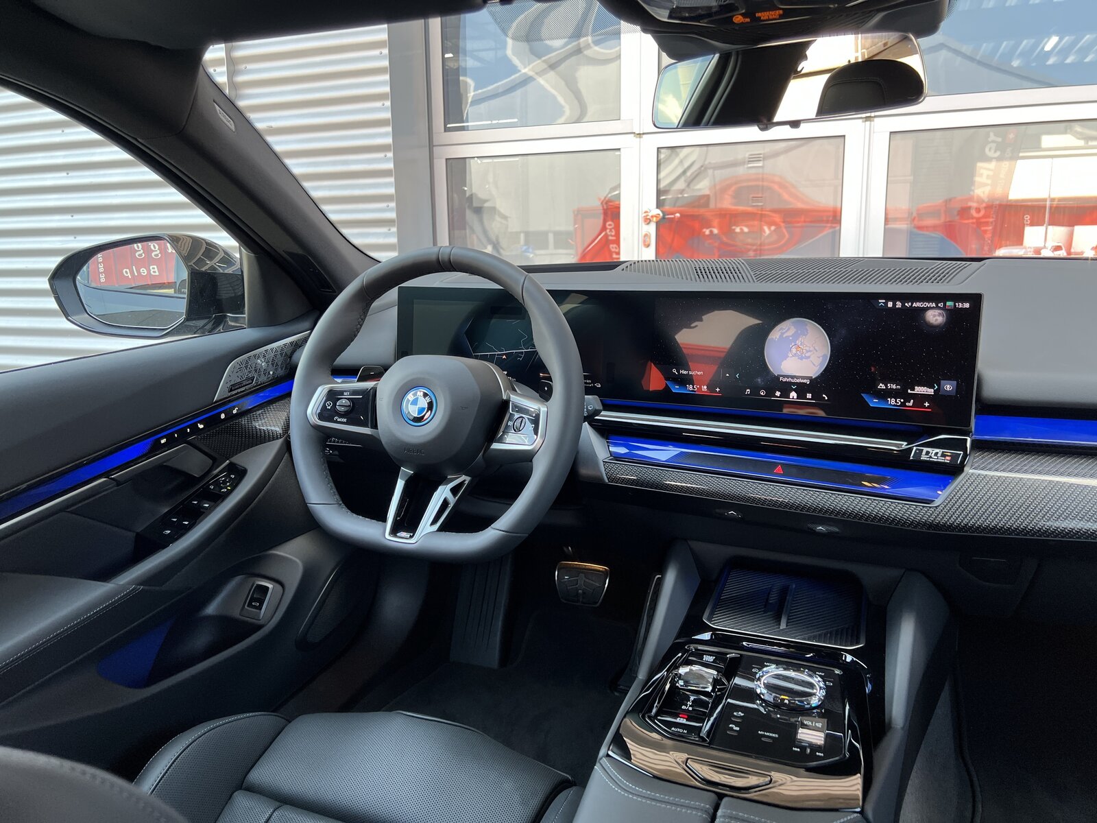 BMW 550 550e Touring M Sport Pro Steptronic, Plug-in-Hybrid Benzin/Elektro, Vorführwagen, Automatik - 3