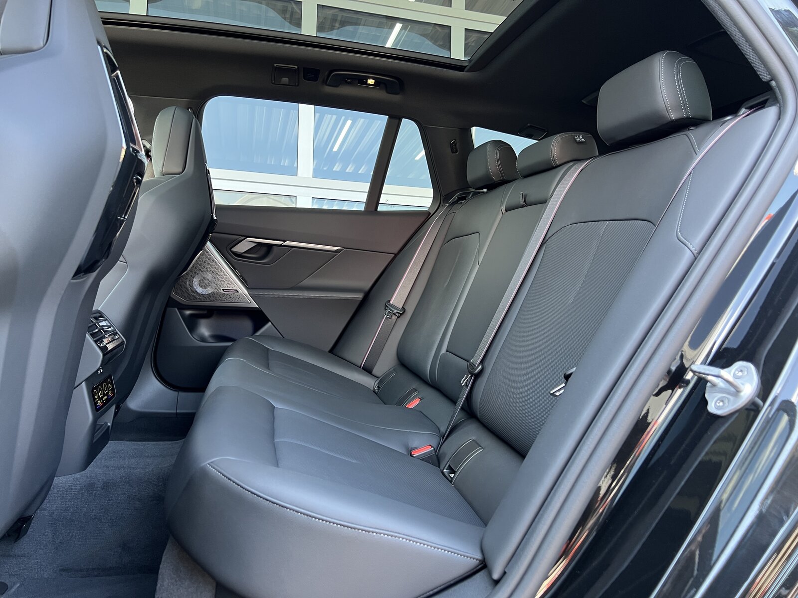 BMW 550 550e Touring M Sport Pro Steptronic, Plug-in-Hybrid Benzin/Elektro, Vorführwagen, Automatik - 6