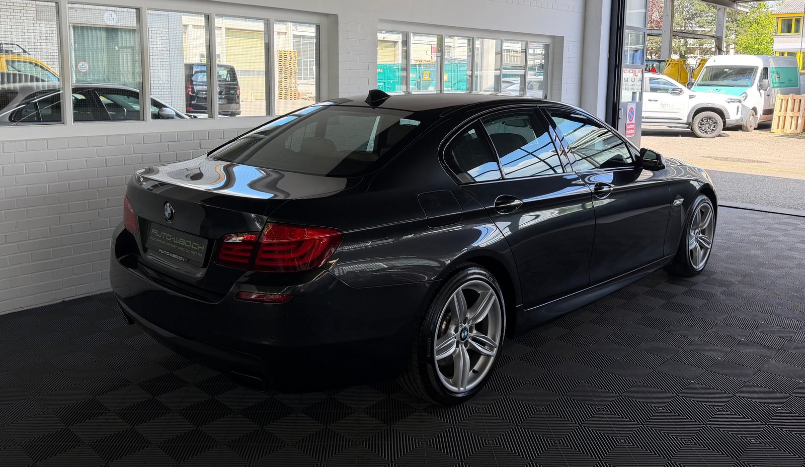 BMW 550i Steptronic I M-SPORTPAKET, Benzin, Occasion / Gebraucht, Automatik - 3