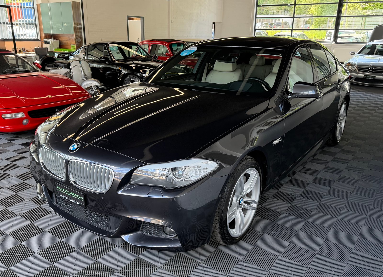 BMW 550i Steptronic I M-SPORTPAKET, Benzin, Occasion / Gebraucht, Automatik - 6
