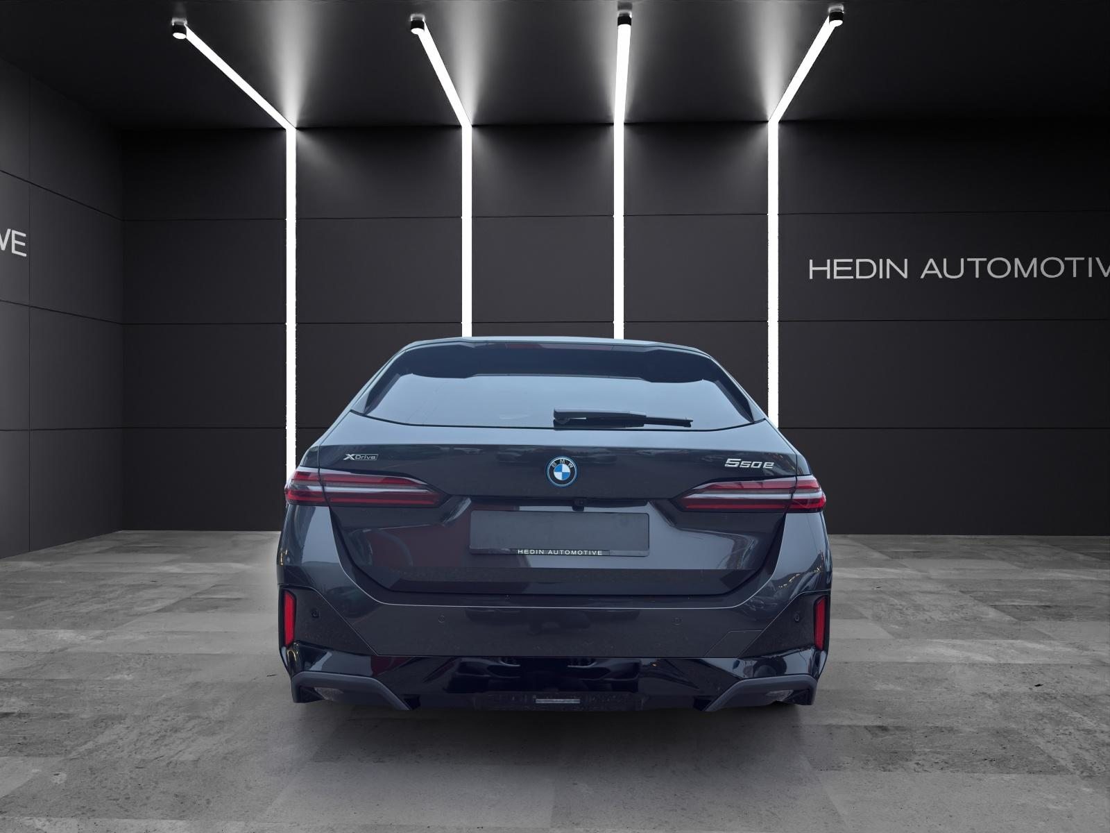 BMW 550e xDrive Touring, Plug-in-Hybrid Benzin/Elektro, Neuwagen, Automat - 5