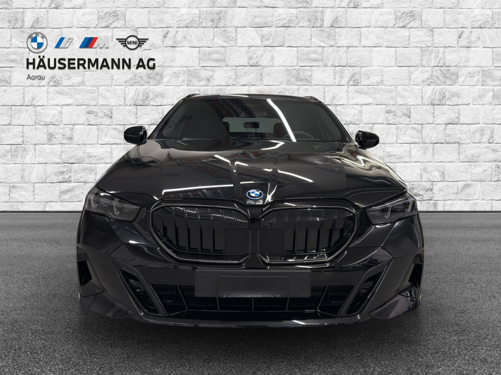 BMW 550e Touring M Sport Steptronic, Plug-in-Hybrid Benzina/Elettrica, Auto nuove, Automatico - 2