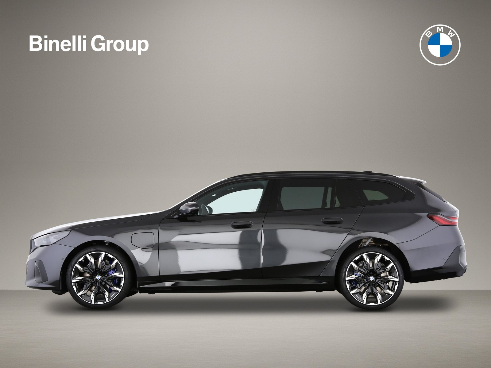 BMW 550e Touring, Plug-in-Hybrid Benzin/Elektro, Neuwagen, Automatik - 2