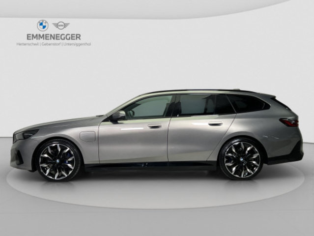 BMW 550e xDr M Sport Pro Tour, Voll-Hybrid Benzin/Elektro, Occasion / Gebraucht, Automatik - 2
