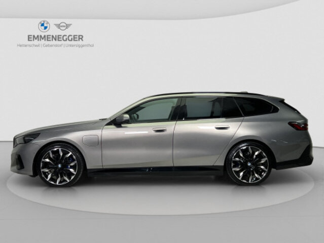 BMW 550e xDr M Sport Pro Tour, Voll-Hybrid Benzin/Elektro, Occasion / Gebraucht, Automatik - 2