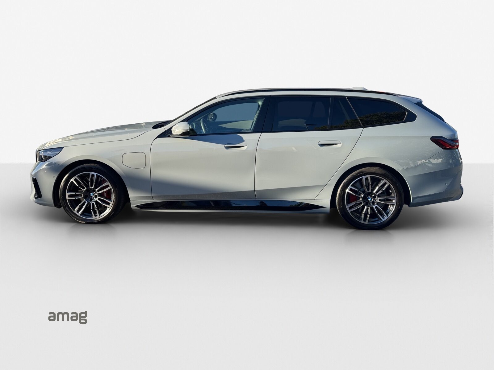 BMW 550e xDr M Sport Pro Tour, Voll-Hybrid Benzin/Elektro, Occasion / Gebraucht, Automatik - 2