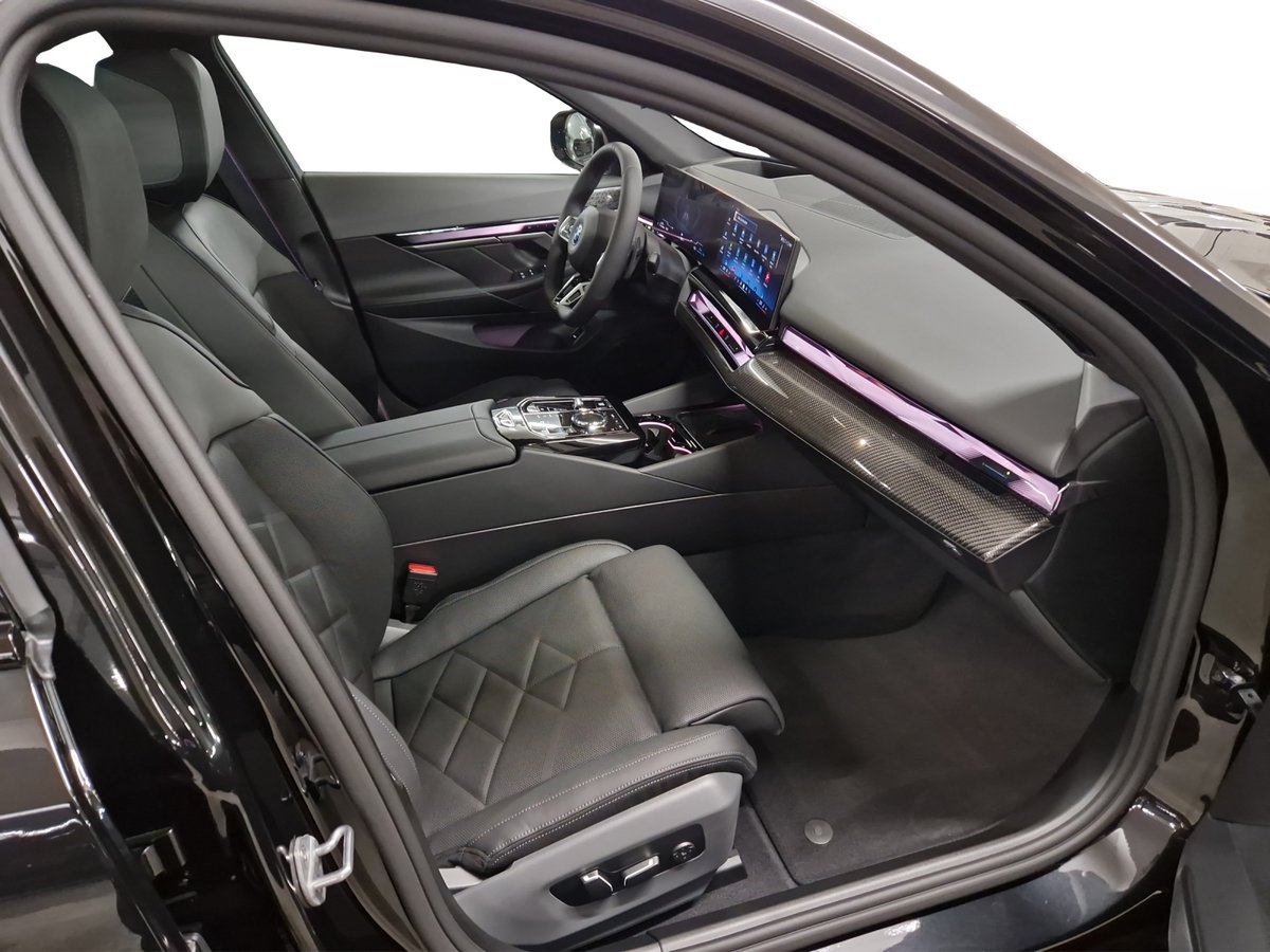 BMW 550e M Sport Pro Steptronic, Plug-in-Hybrid Benzin/Elektro, Neuwagen, Automatik - 3