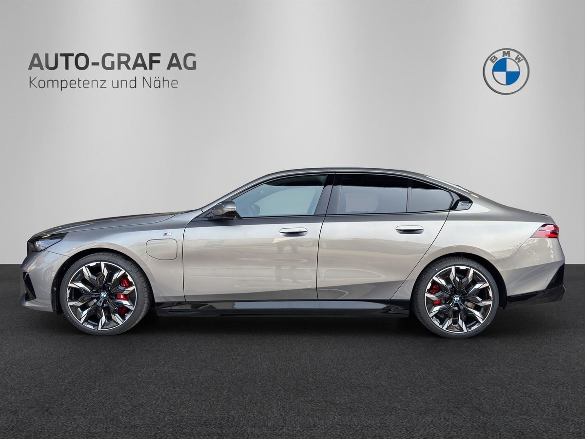 BMW 550e xDrive M Sport Pro, Plug-in-Hybrid Benzina/Elettrica, Auto nuove, Automatico - 2
