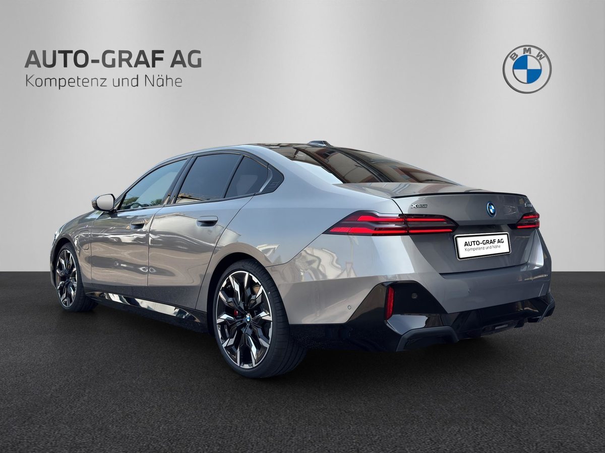 BMW 550e xDrive M Sport Pro, Plug-in-Hybrid Benzina/Elettrica, Auto nuove, Automatico - 3