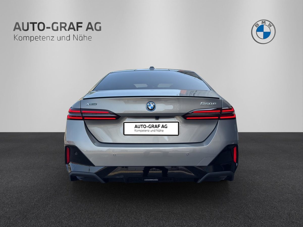 BMW 550e xDrive M Sport Pro, Plug-in-Hybrid Benzina/Elettrica, Auto nuove, Automatico - 4