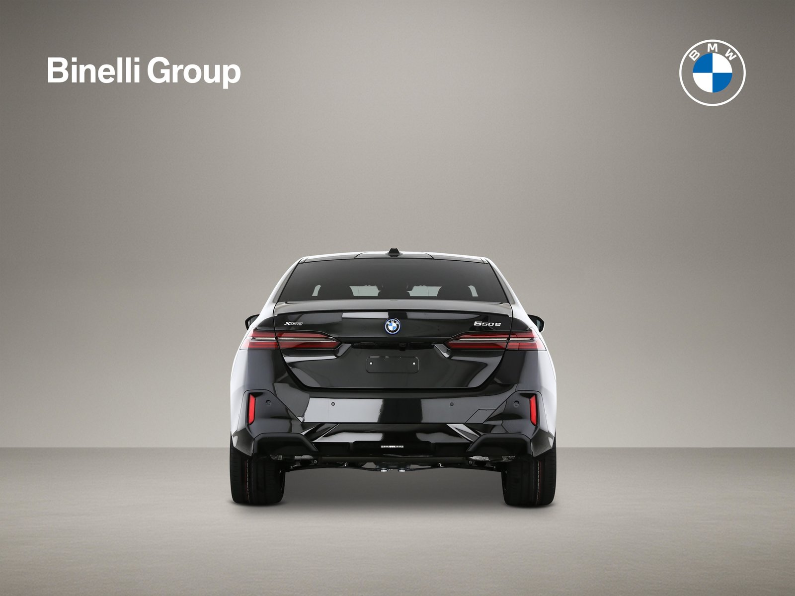 BMW 550e, Plug-in-Hybrid Benzina/Elettrica, Auto nuove, Automatico - 4
