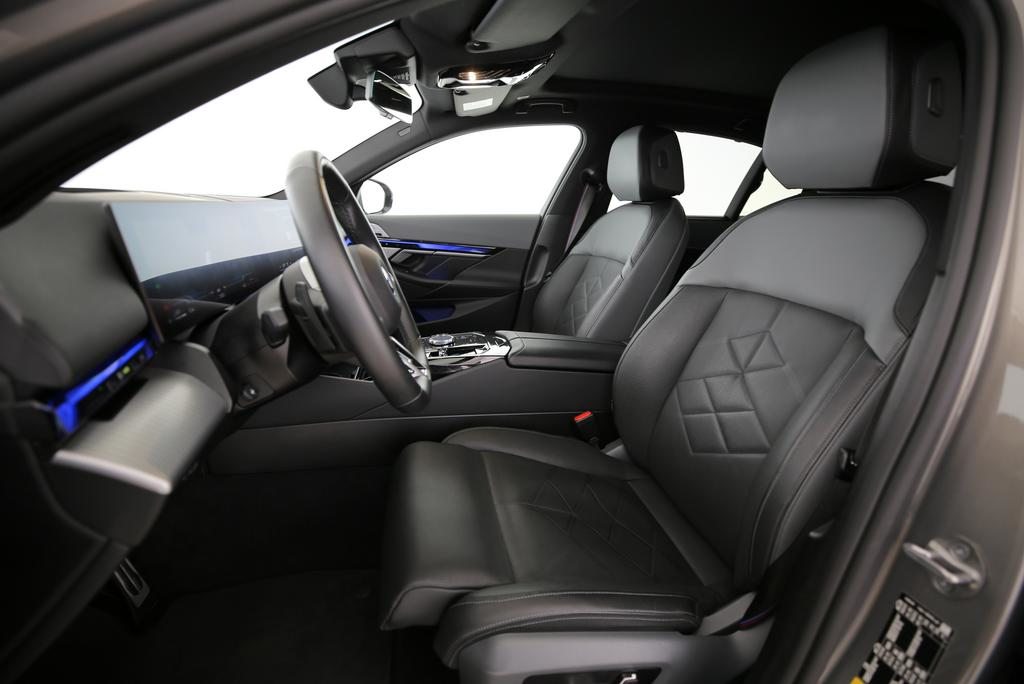 BMW 550e xDrive, Plug-in-Hybrid Benzina/Elettrica, Occasioni / Usate, Automatico - 3