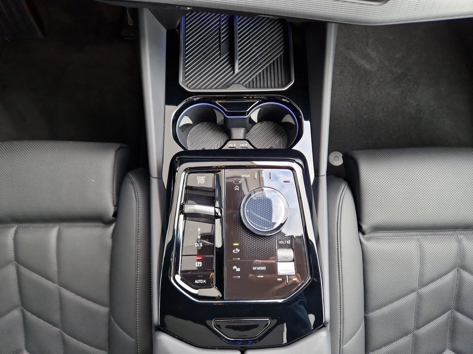 BMW 550e xDrive Limousine M Sport, Plug-in-Hybrid Benzin/Elektro, Occasion / Gebraucht, Automatik - 3