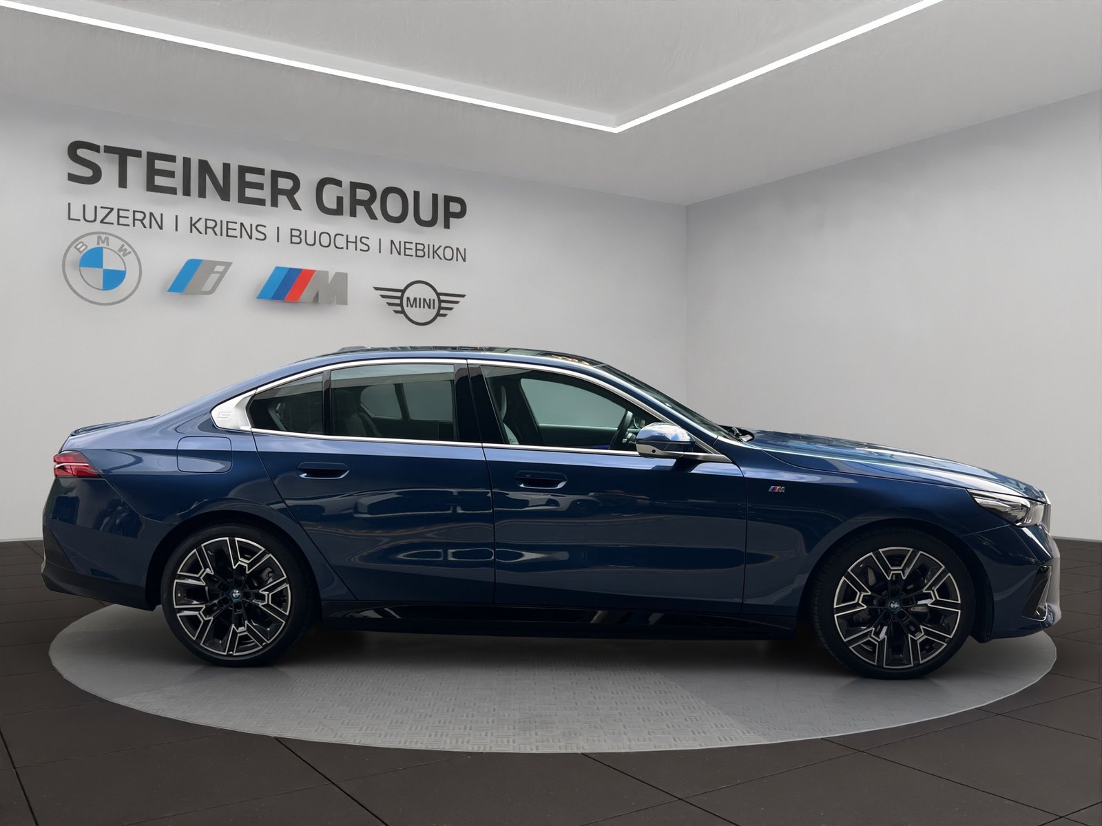 BMW 550e M Sport Steptronic, Hybride Rechargeable Essence/Électricité, Occasion / Utilisé, Automatique - 5