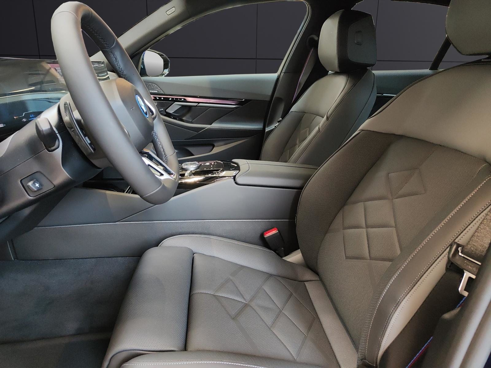 BMW 550e xDrive, Hybride Rechargeable Essence/Électricité, Voiture de démonstration, Automatique - 2