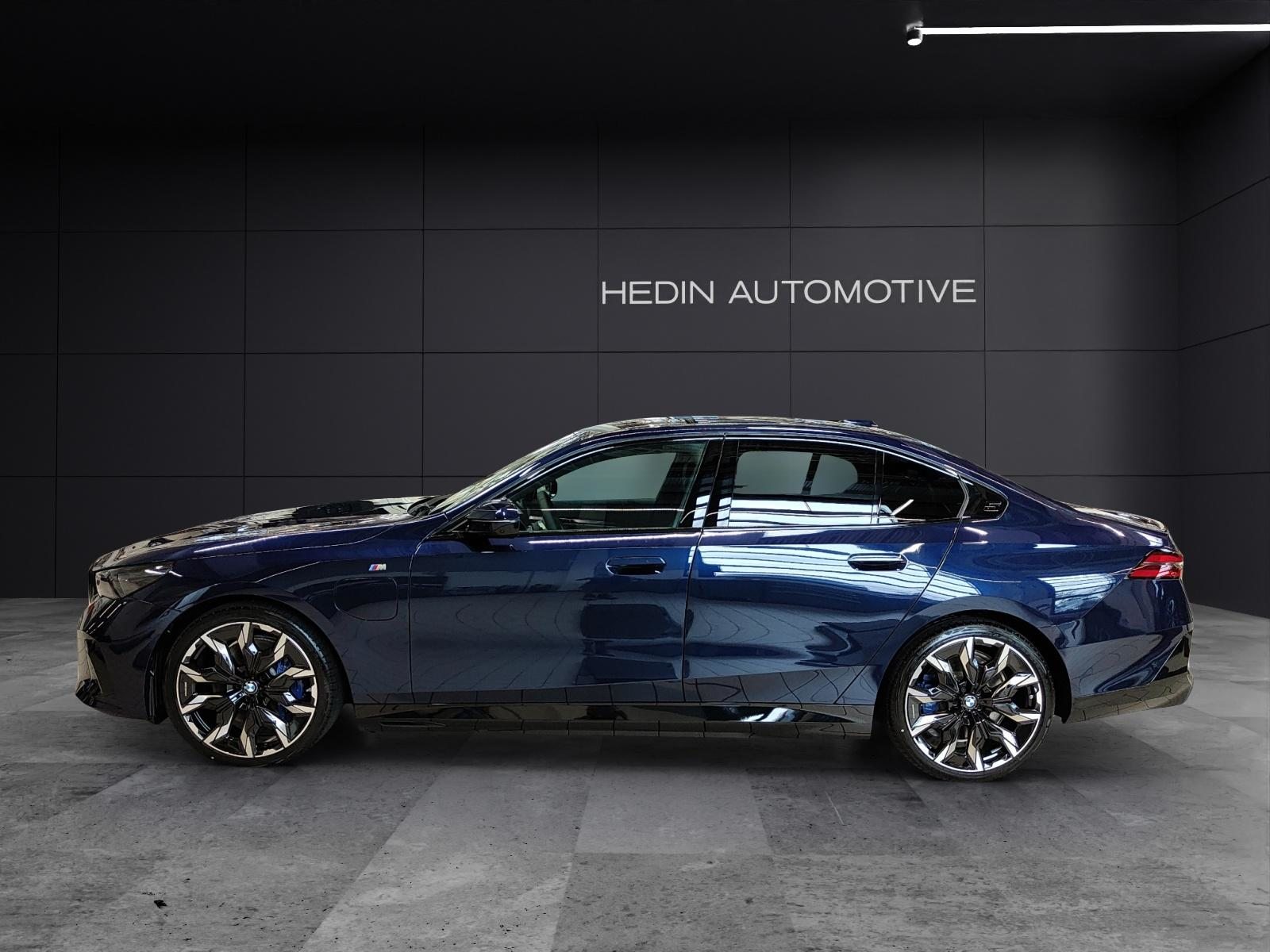 BMW 550e xDrive, Hybride Rechargeable Essence/Électricité, Voiture de démonstration, Automatique - 4