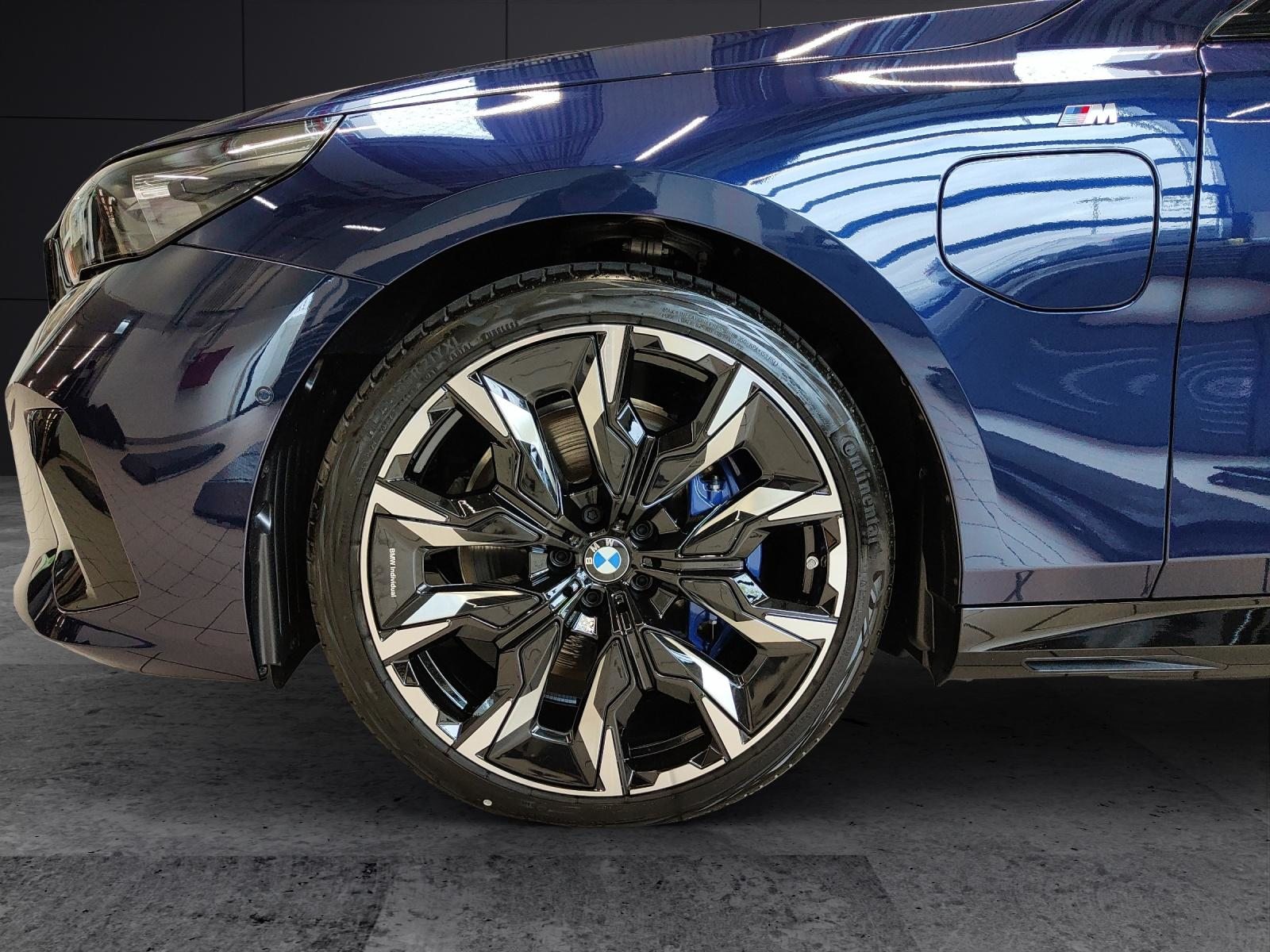 BMW 550e xDrive, Hybride Rechargeable Essence/Électricité, Voiture de démonstration, Automatique - 5