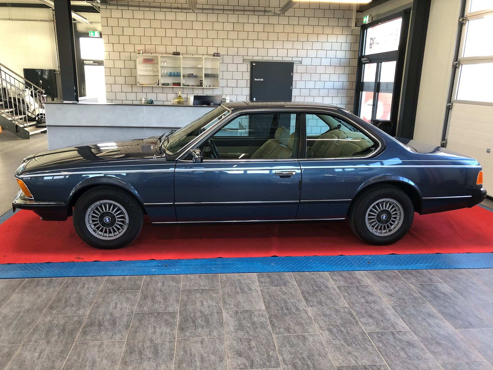 BMW 633 CSI, Petrol, Second hand / Used, Automatic - 6