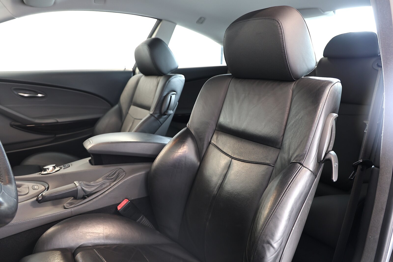 BMW 645Ci V8 Coupé, Benzin, Occasion / Gebraucht, Automatik - 7