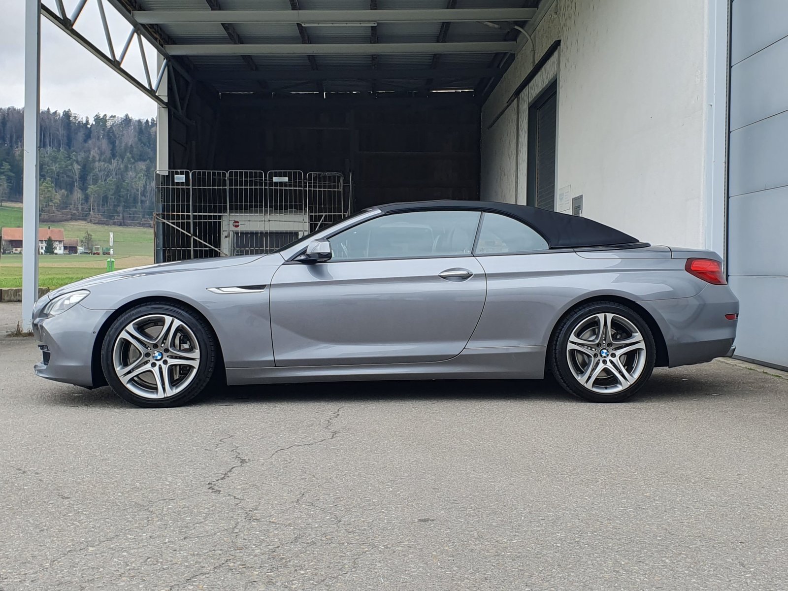 BMW 650i Cabrio, Petrol, Second hand / Used, Automatic - 2