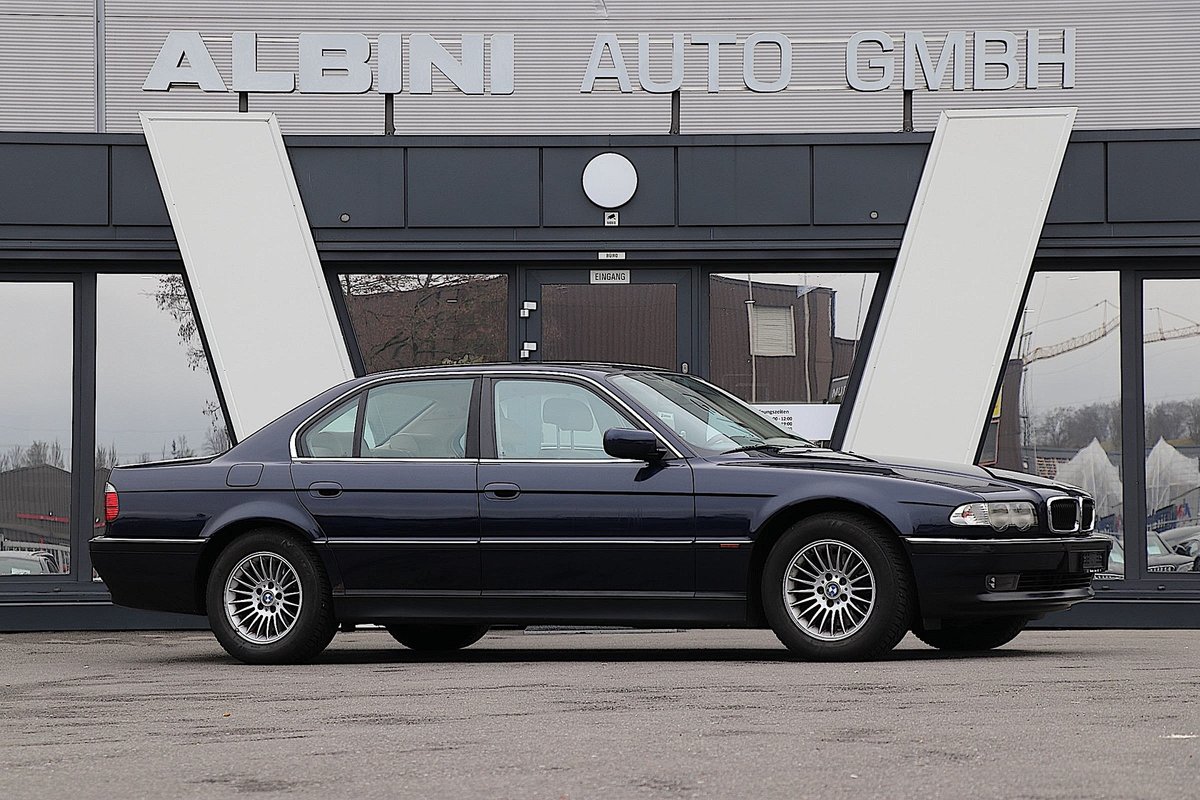 BMW 740i, Essence, Occasion / Utilisé, Automatique - 2
