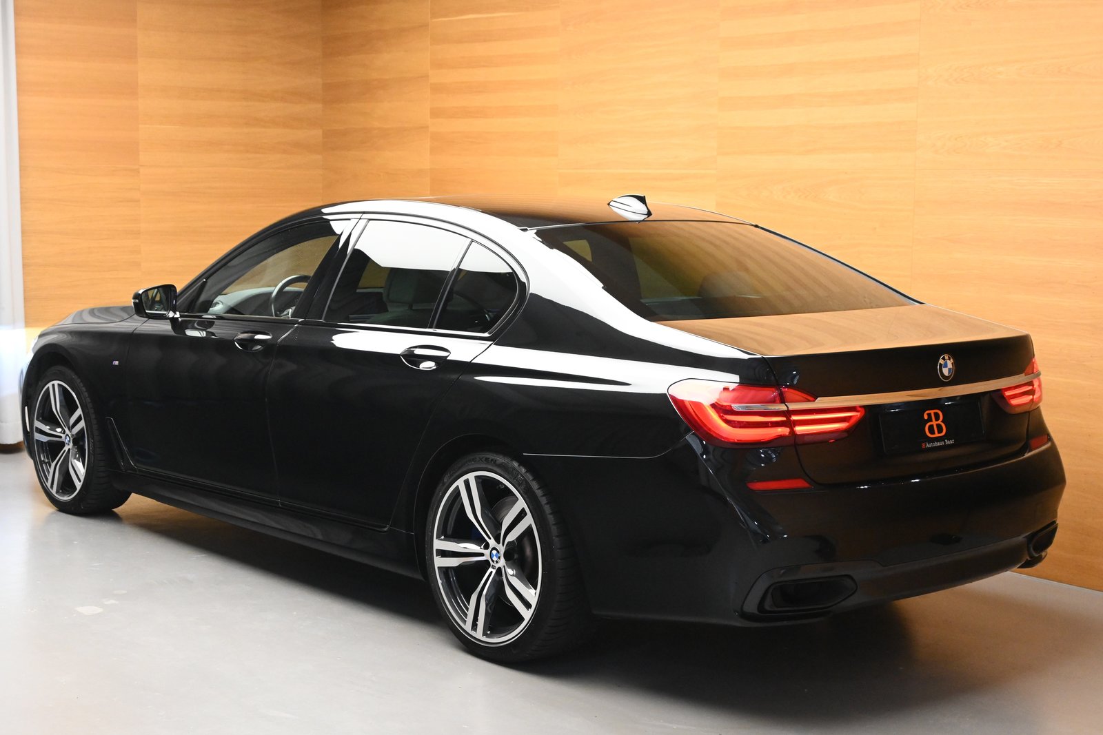 BMW 740d Steptronic M-Sport, Diesel, Second hand / Used, Automatic - 5