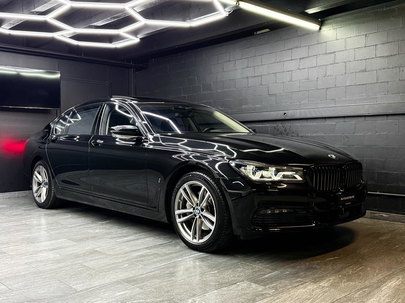 BMW 740Le iPerformance Steptronic, Plug-in-Hybrid Petrol/Electric, Second hand / Used, Automatic - 2