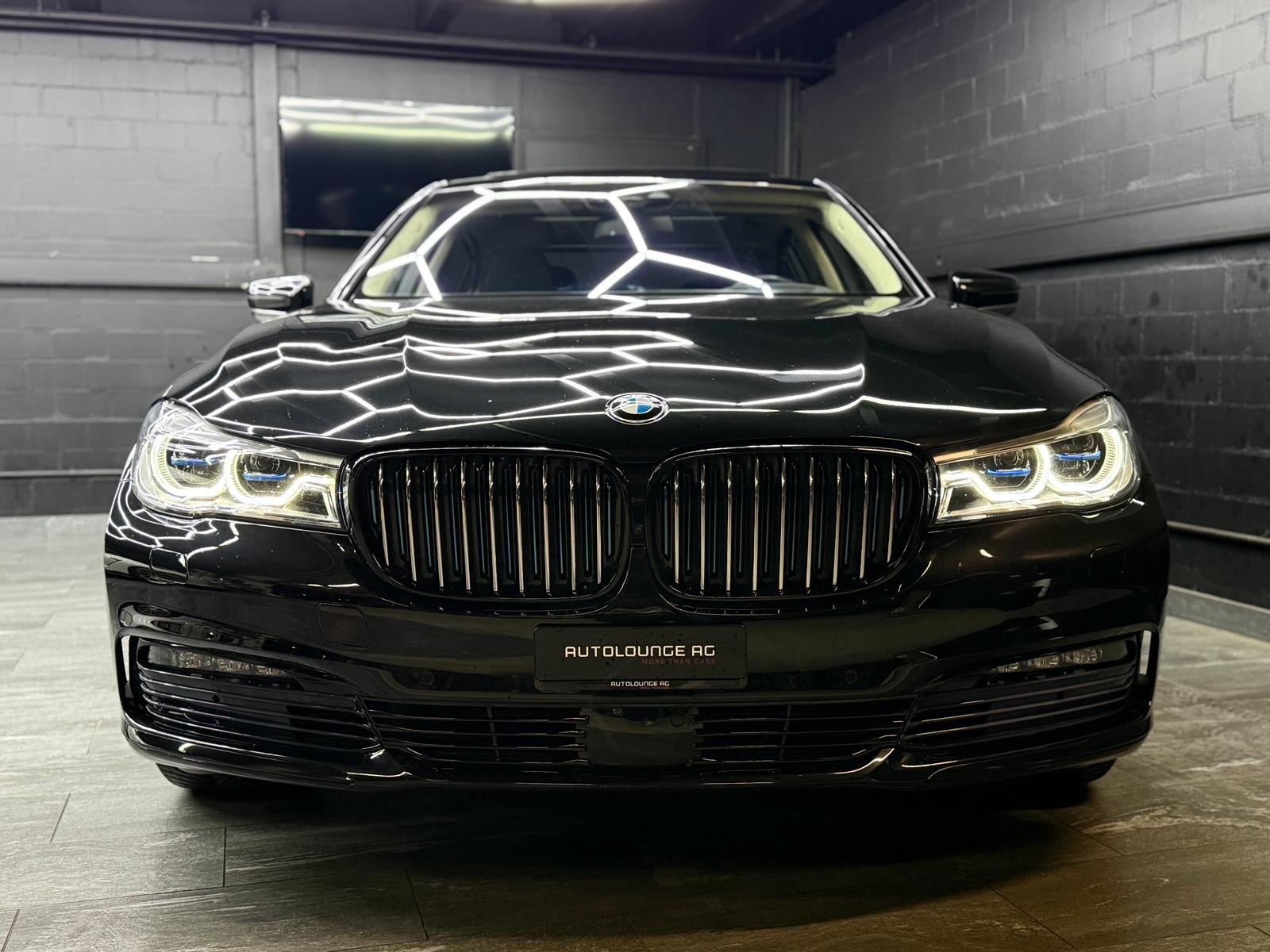 BMW 740Le iPerformance Steptronic, Plug-in-Hybrid Petrol/Electric, Second hand / Used, Automatic - 3