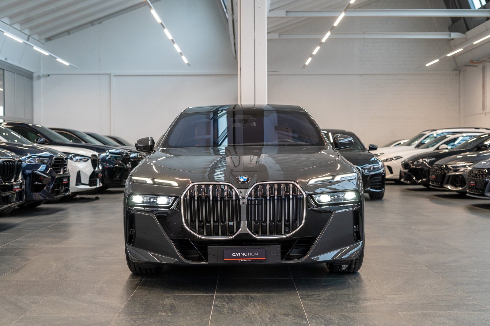 BMW 740d M Sport / Captains Chair / Theatre Screen /, Diesel, Occasioni / Usate, Automatico - 3