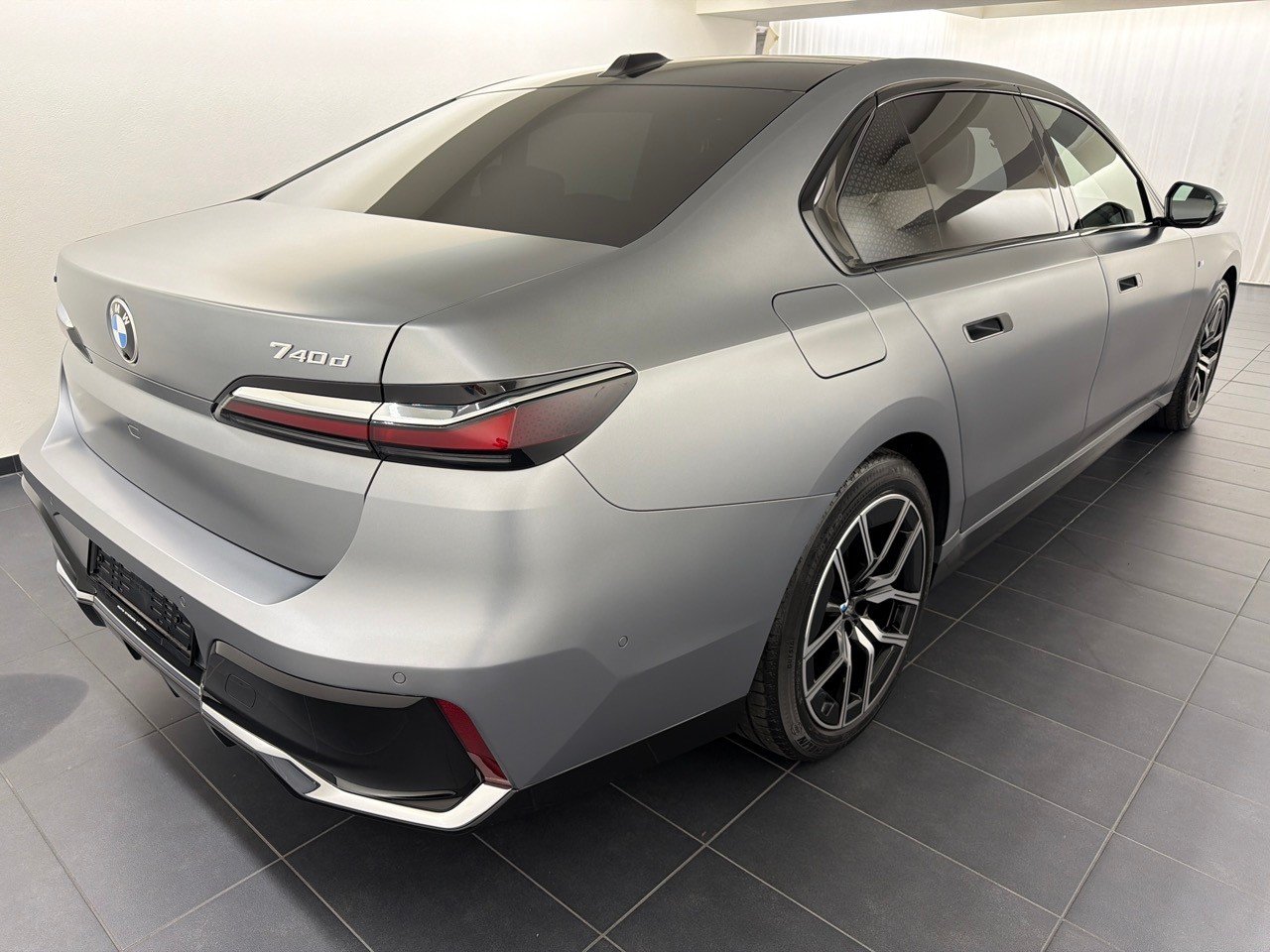 BMW 740d 48V M Sport, Mild-Hybrid Diesel/Elektro, Occasion / Gebraucht, Automatik - 3