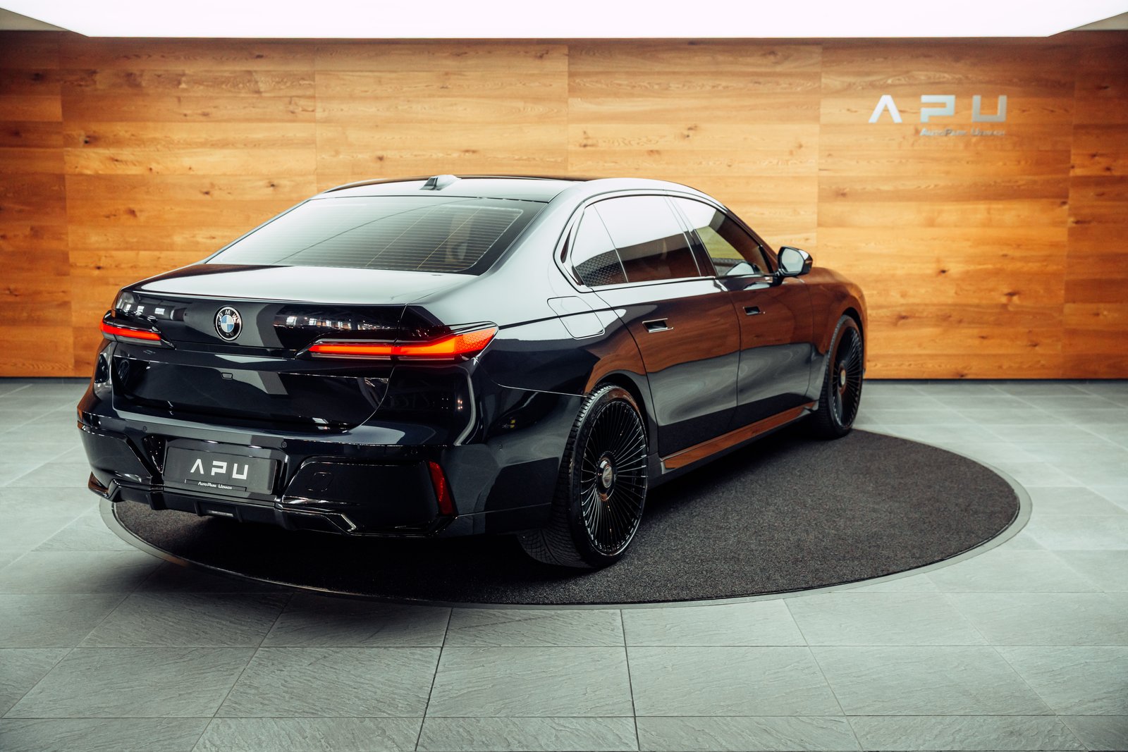 BMW 740d 48V M Sport Steptronic, Mild-Hybrid Diesel/Elektro, Occasion / Gebraucht, Automatik - 2