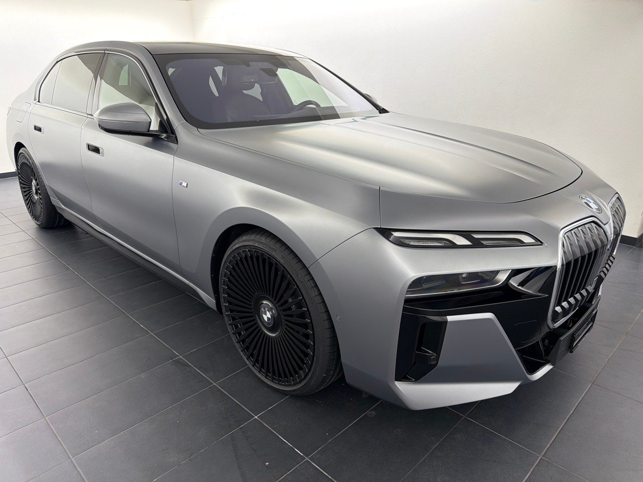 BMW 740d 48V M Sport, Mild-Hybrid Diesel/Elektro, Occasion / Gebraucht, Automatik - 4