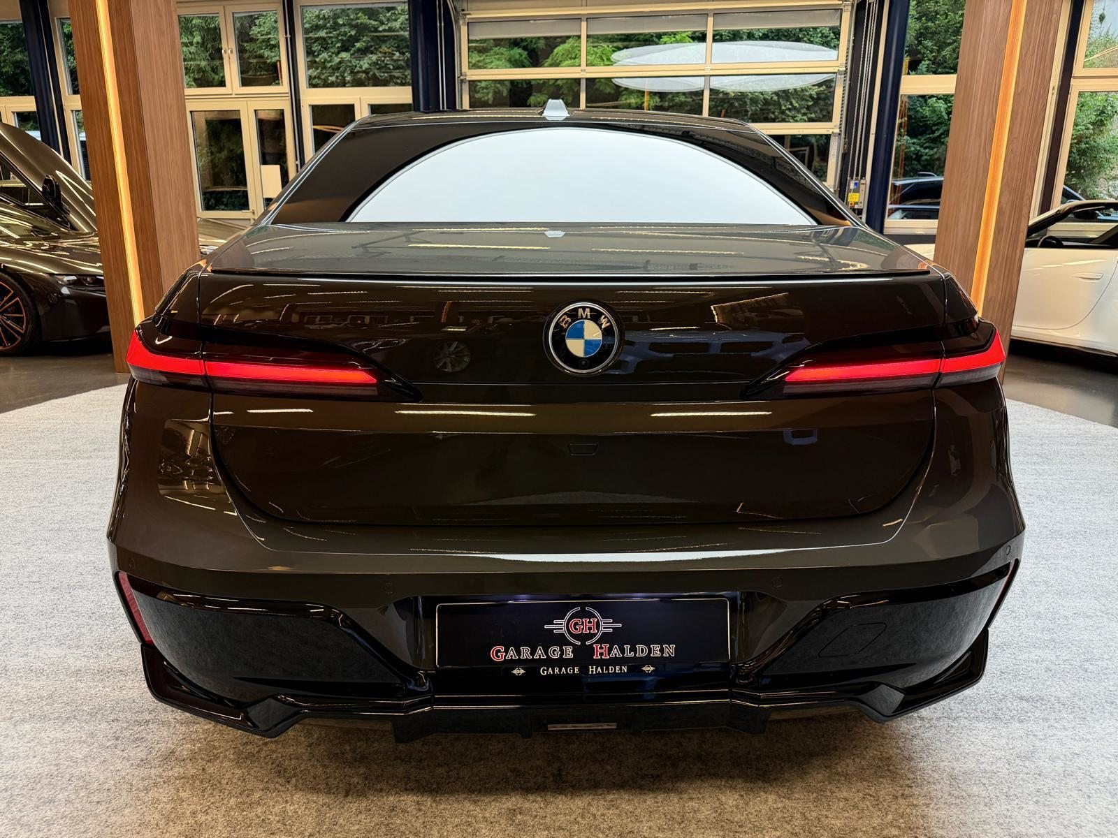 BMW 740d xDrive M-Sport, Hybride Léger Diesel/Électricité, Occasion / Utilisé, Automatique - 7