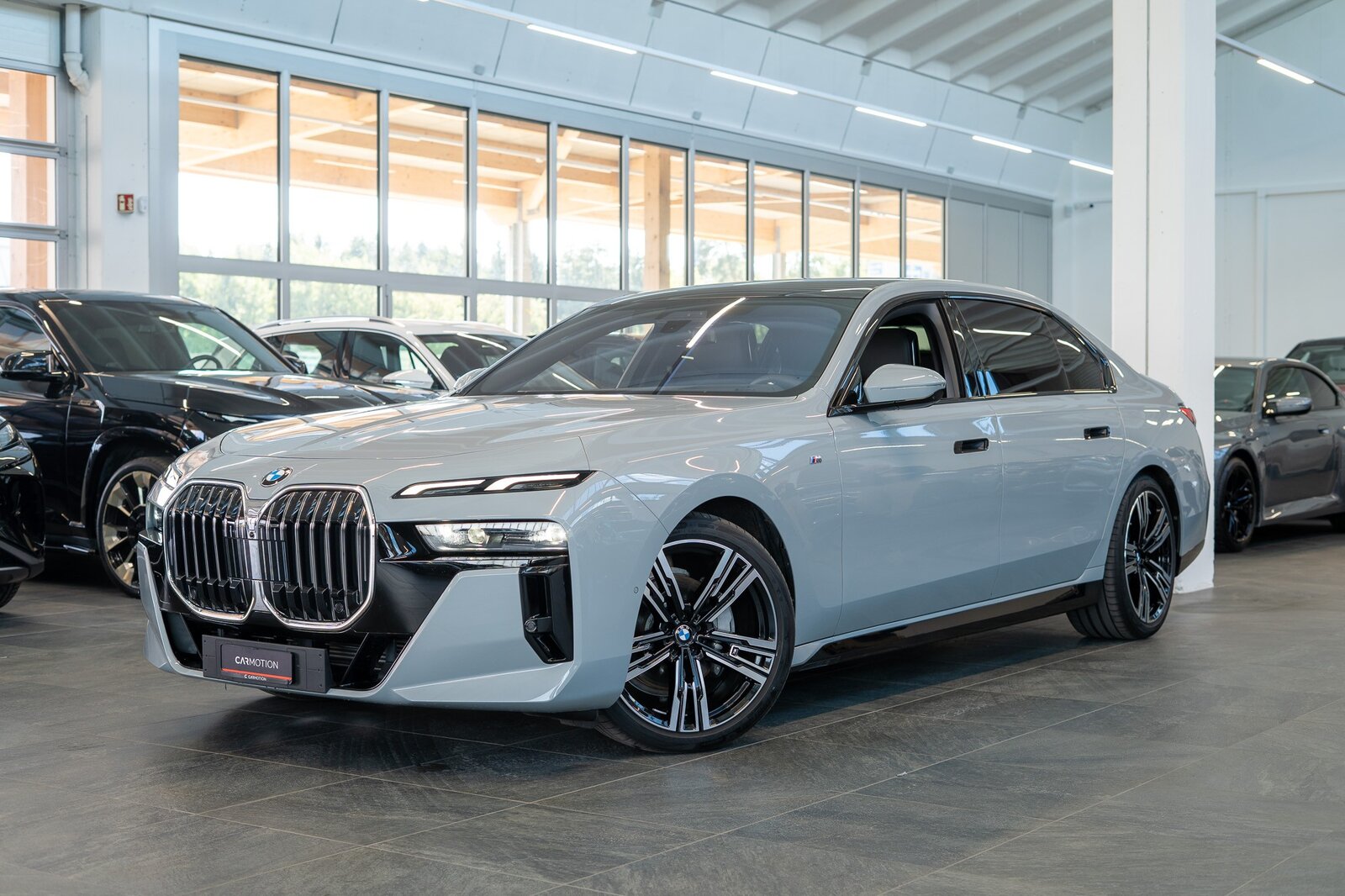 BMW 740d M Sport / Theatre Screen / Sky Lounge, Diesel, Occasion / Utilisé, Automatique - 3