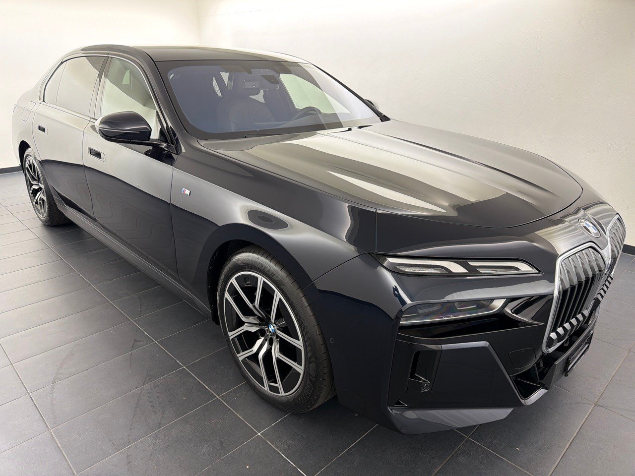 BMW 740d 48V M Sport, Mild-Hybrid Diesel/Elektro, Occasion / Gebraucht, Automatik - 4
