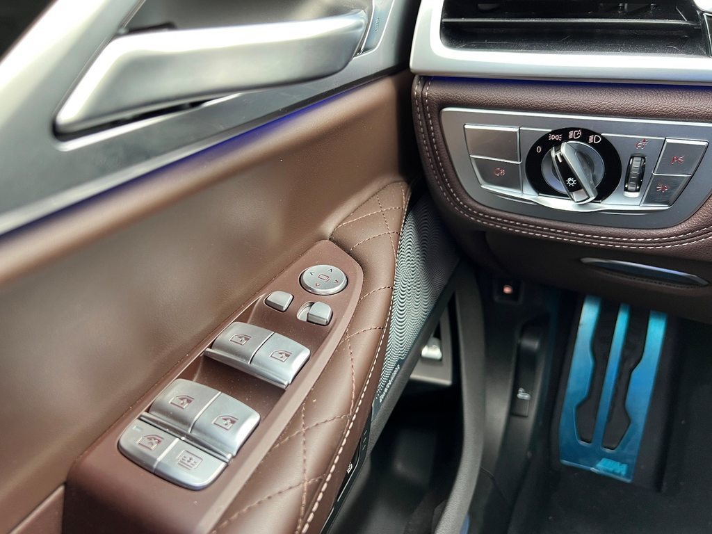 BMW 7er Reihe G12 745Le xDrive - M Sport -SAG, Plug-in-Hybrid Benzin/Elektro, Occasion / Gebraucht, Automatik - 6