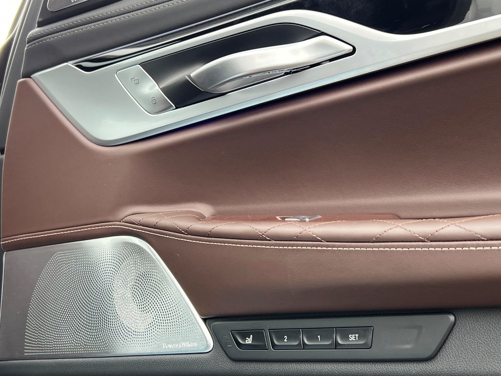 BMW 7er Reihe G12 745Le xDrive - M Sport -SAG, Plug-in-Hybrid Benzin/Elektro, Occasion / Gebraucht, Automatik - 7