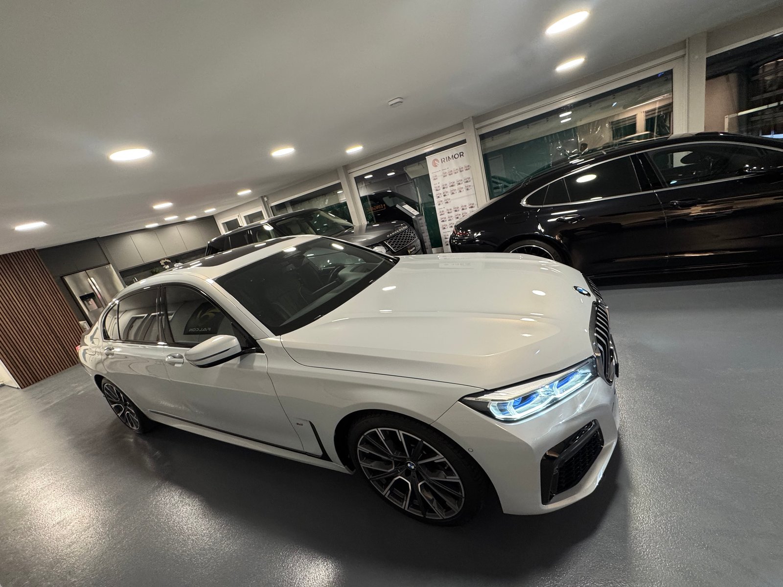 BMW 745Le M Sport Steptronic, Voll-Hybrid Benzin/Elektro, Occasion / Gebraucht, Automatik - 2