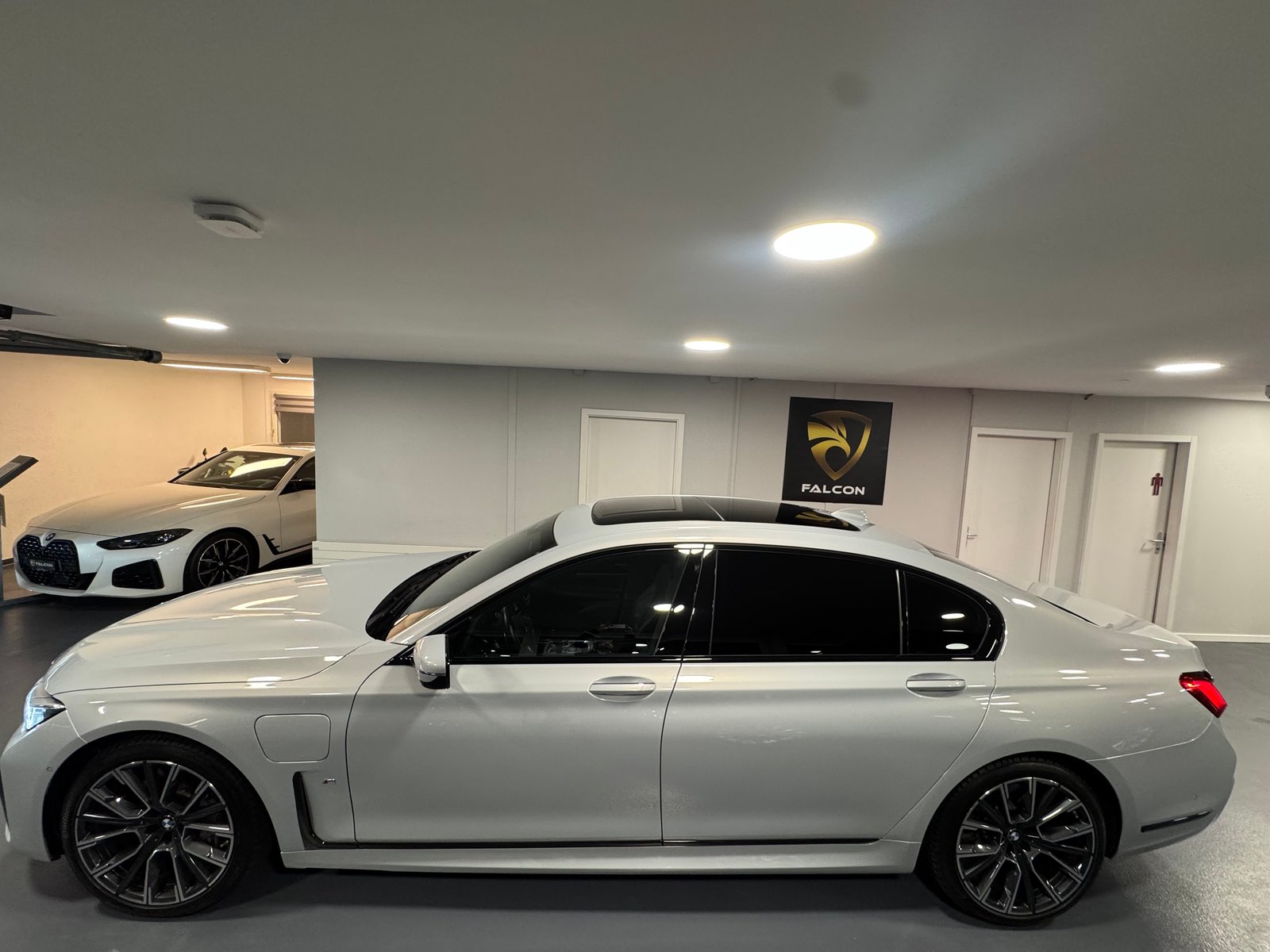 BMW 745Le M Sport Steptronic, Voll-Hybrid Benzin/Elektro, Occasion / Gebraucht, Automatik - 6