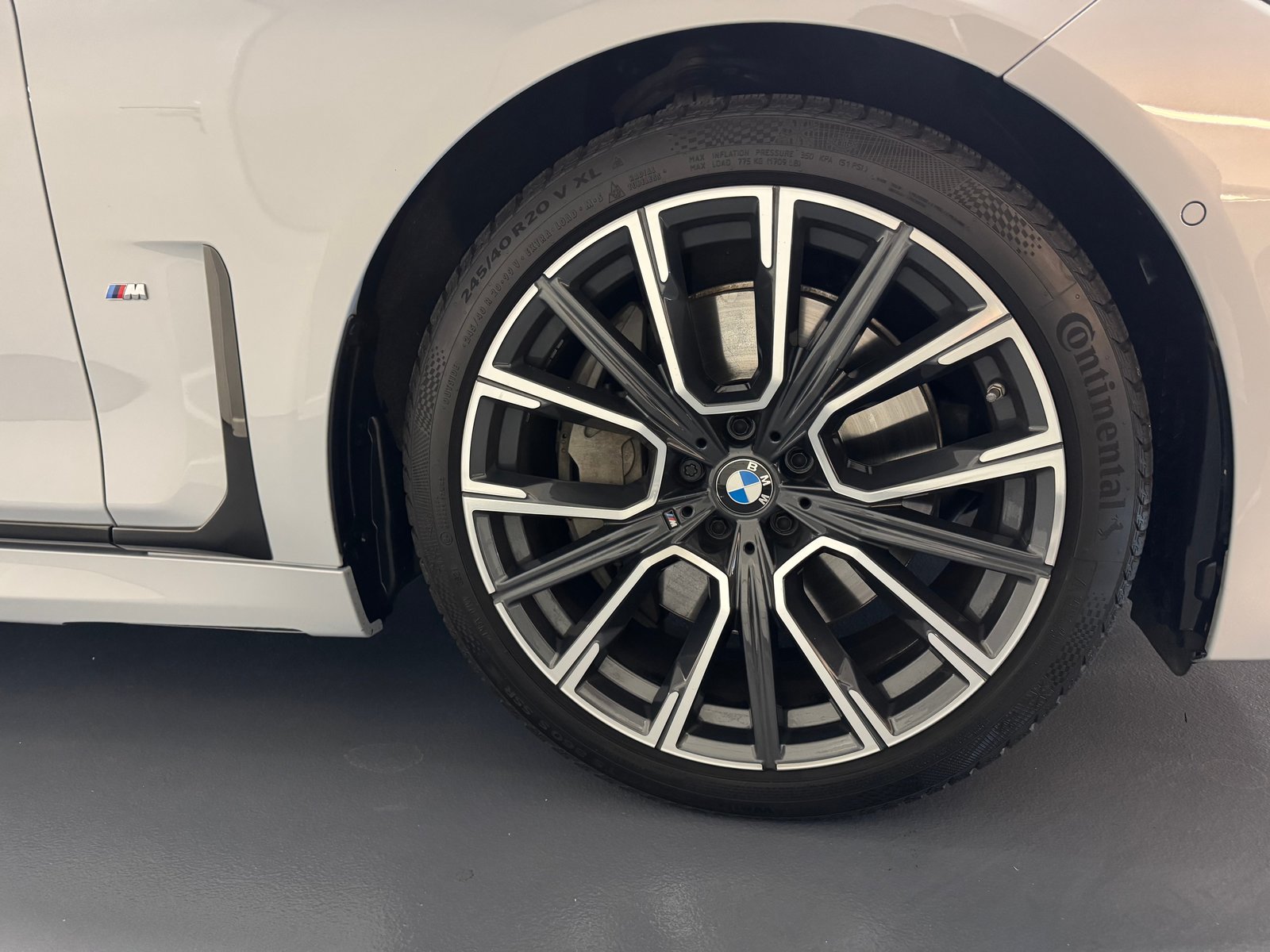 BMW 745Le M Sport Steptronic, Voll-Hybrid Benzin/Elektro, Occasion / Gebraucht, Automatik - 7