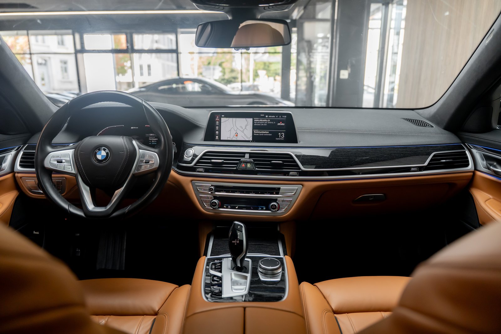 BMW 745Le Steptronic, Full-Hybrid Petrol/Electric, Second hand / Used, Automatic - 3