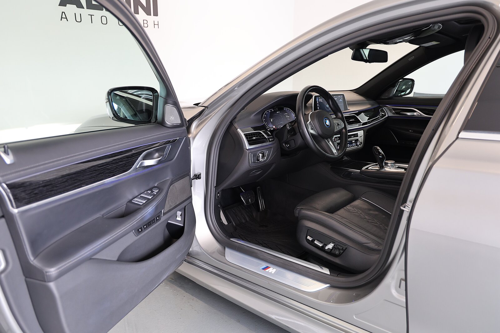 BMW 745Le M-Sport SAG, Plug-in-Hybrid Benzin/Elektro, Occasion / Gebraucht, Automatik - 5