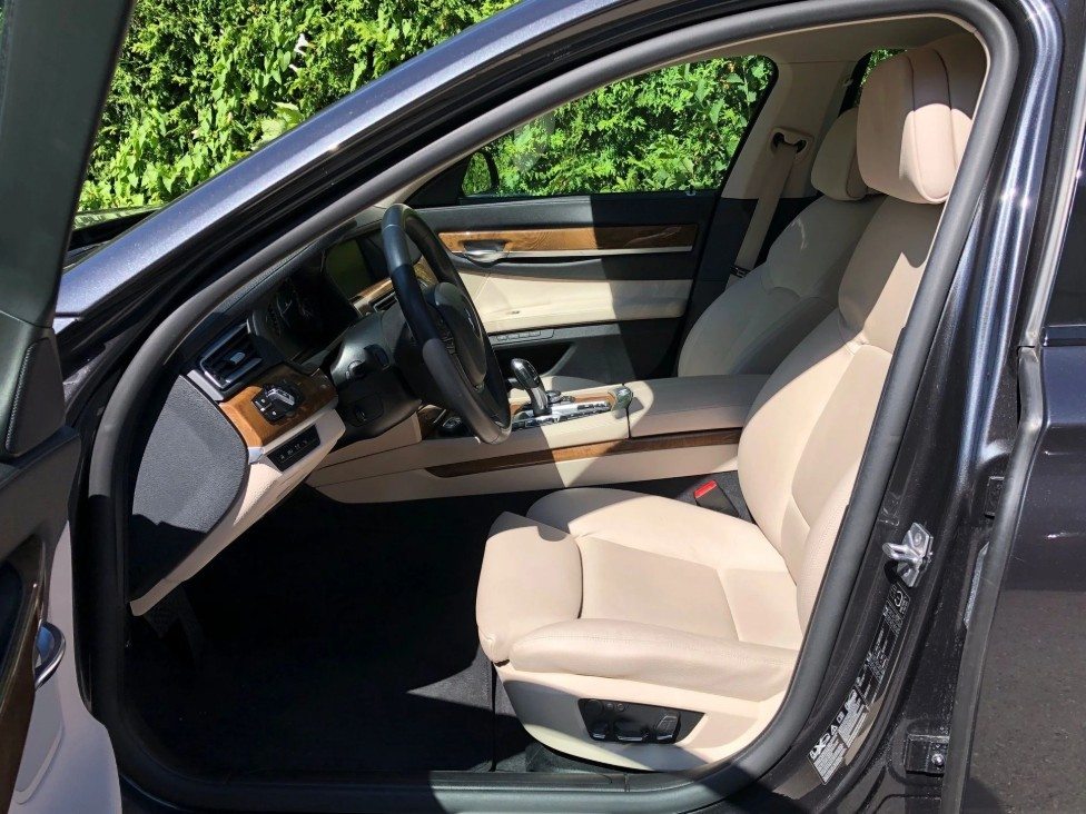 BMW 750i xDrive, Benzin, Occasion / Gebraucht, Automatik - 5