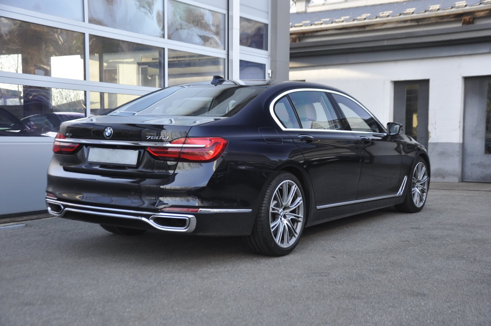 BMW 750Li Steptronic Pure Excellence, Petrol, Second hand / Used, Automatic - 3