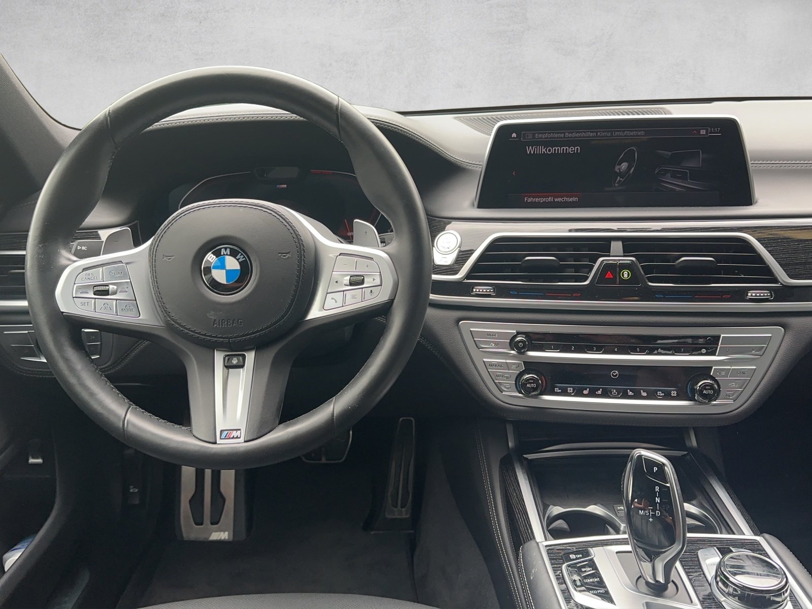 BMW 750i Steptronic, Petrol, Second hand / Used, Automatic - 7