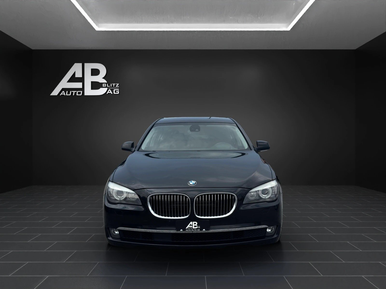 BMW 750i