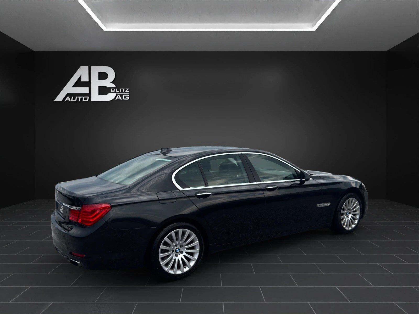 BMW 750i, Benzina, Occasioni / Usate, Automatico - 5
